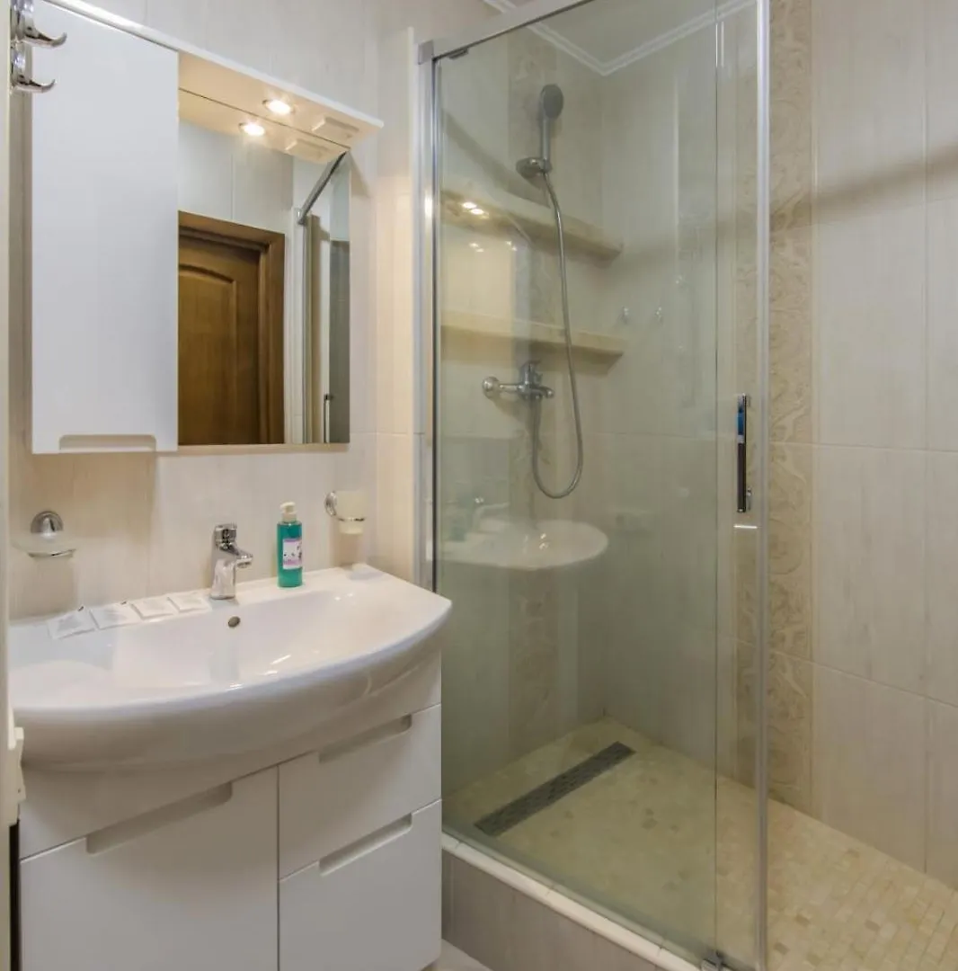 Апартаменти В Центрі З Видом На Костел Kyiv Apartment